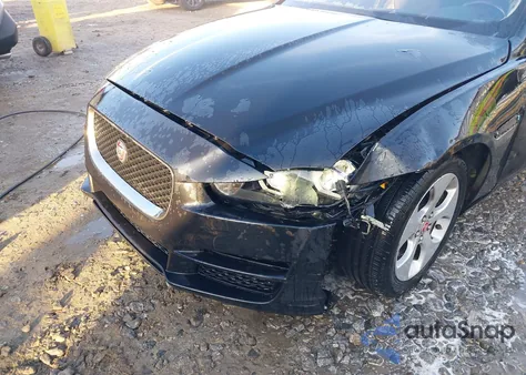 2018 Jaguar Xe 25T z USA, uszkodzony, nr VIN SAJAR4FX2JCP35800